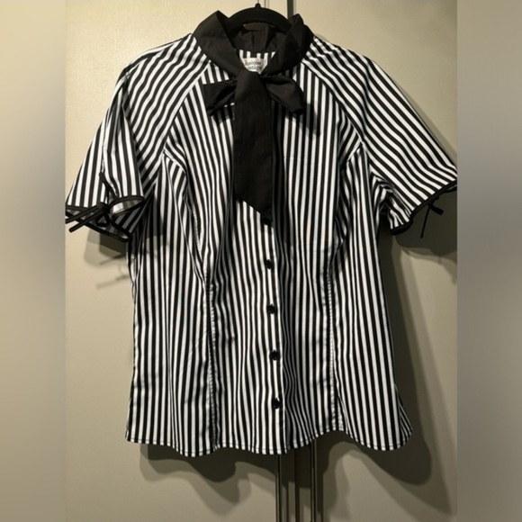 Unique Vintage Tops - NEW $75 Unique Vintage Retro Style Top